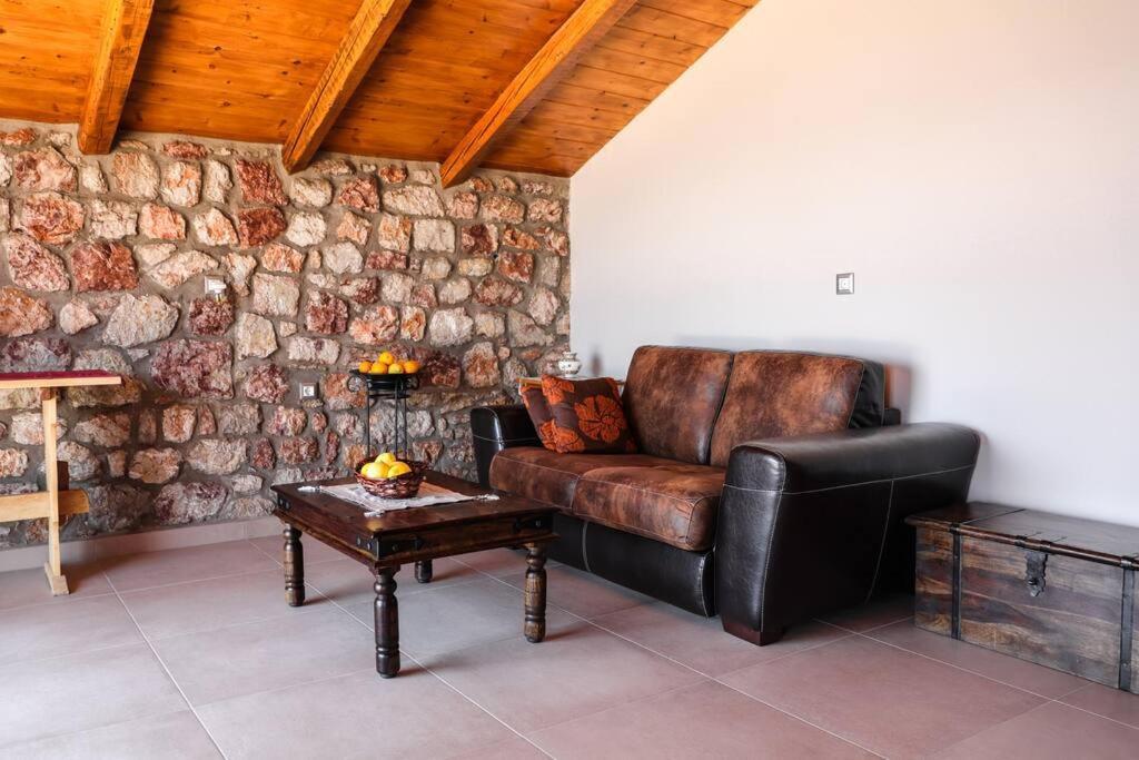 Вілла Petronas Land House 2 Арханґелос Екстер'єр фото